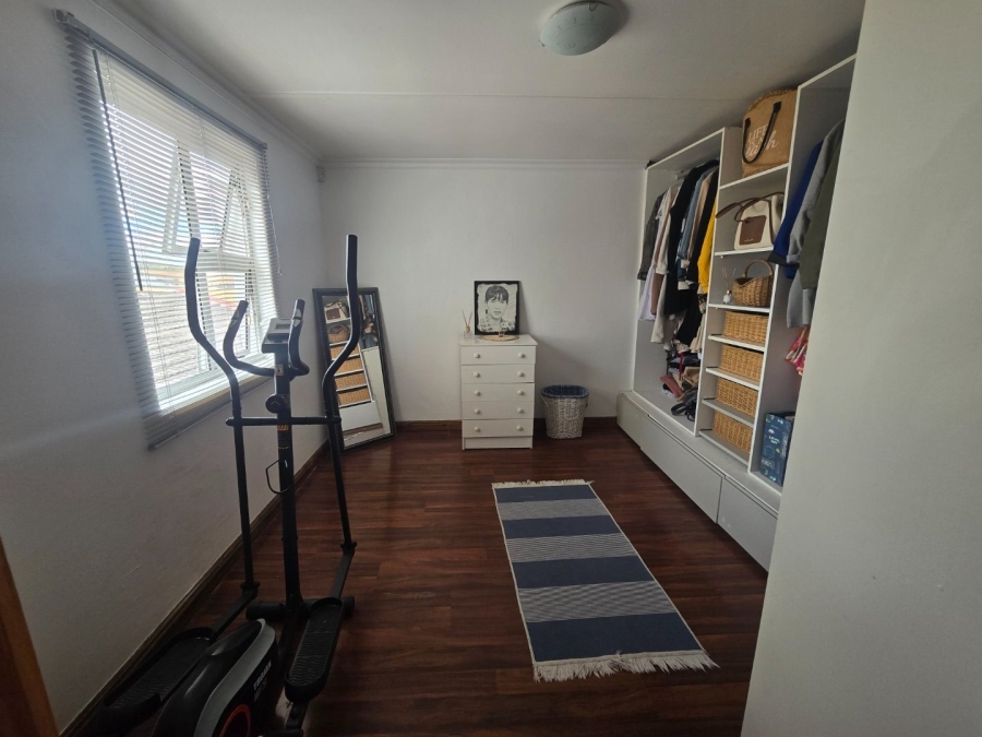 5 Bedroom Property for Sale in Portlands Western Cape